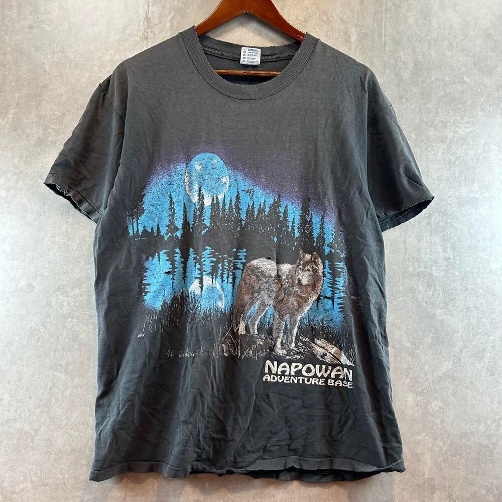 Delta Men's Black and Grey T-shirt